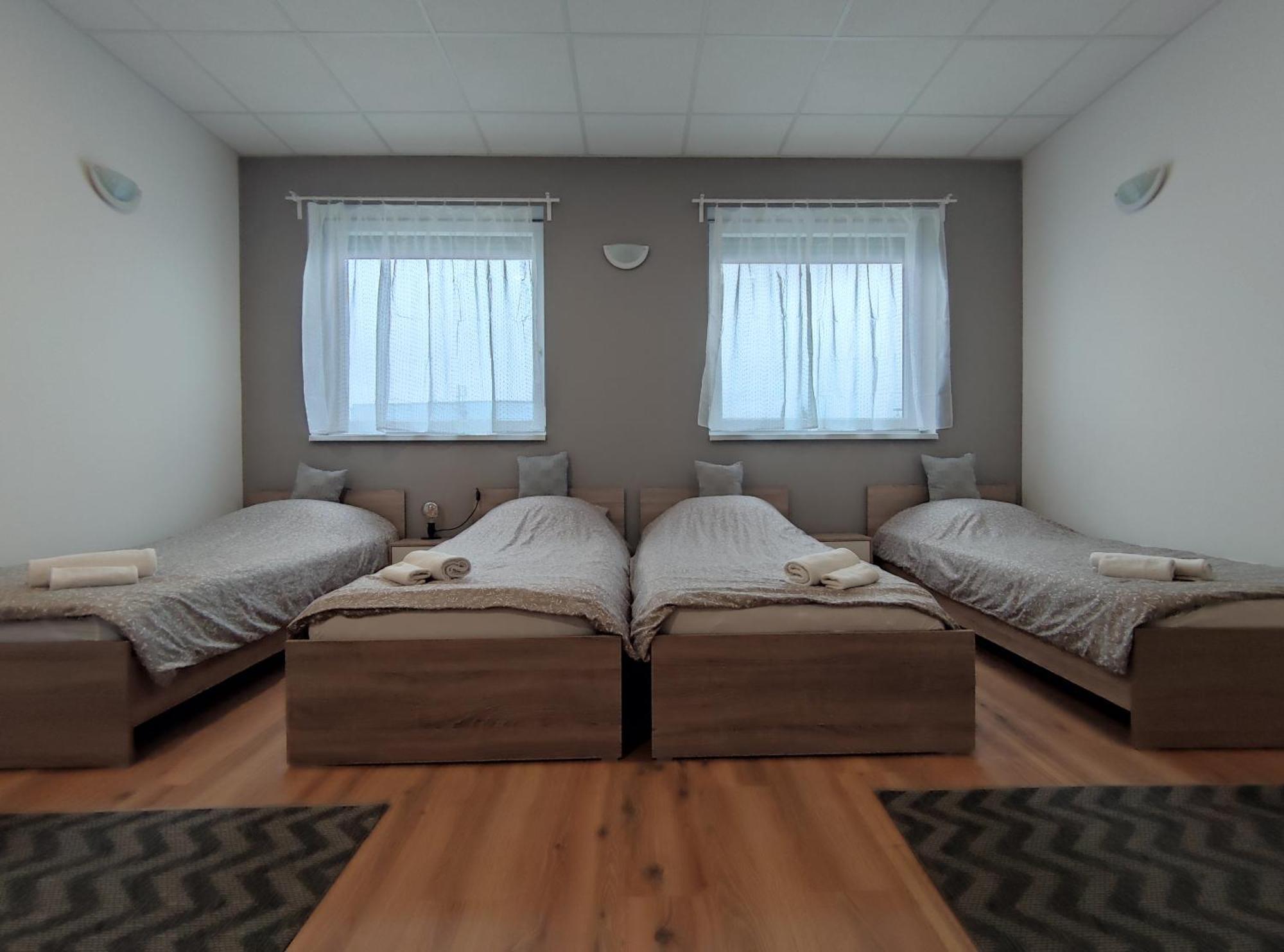 Szilas Park Motel Nagytarcsa Buitenkant foto