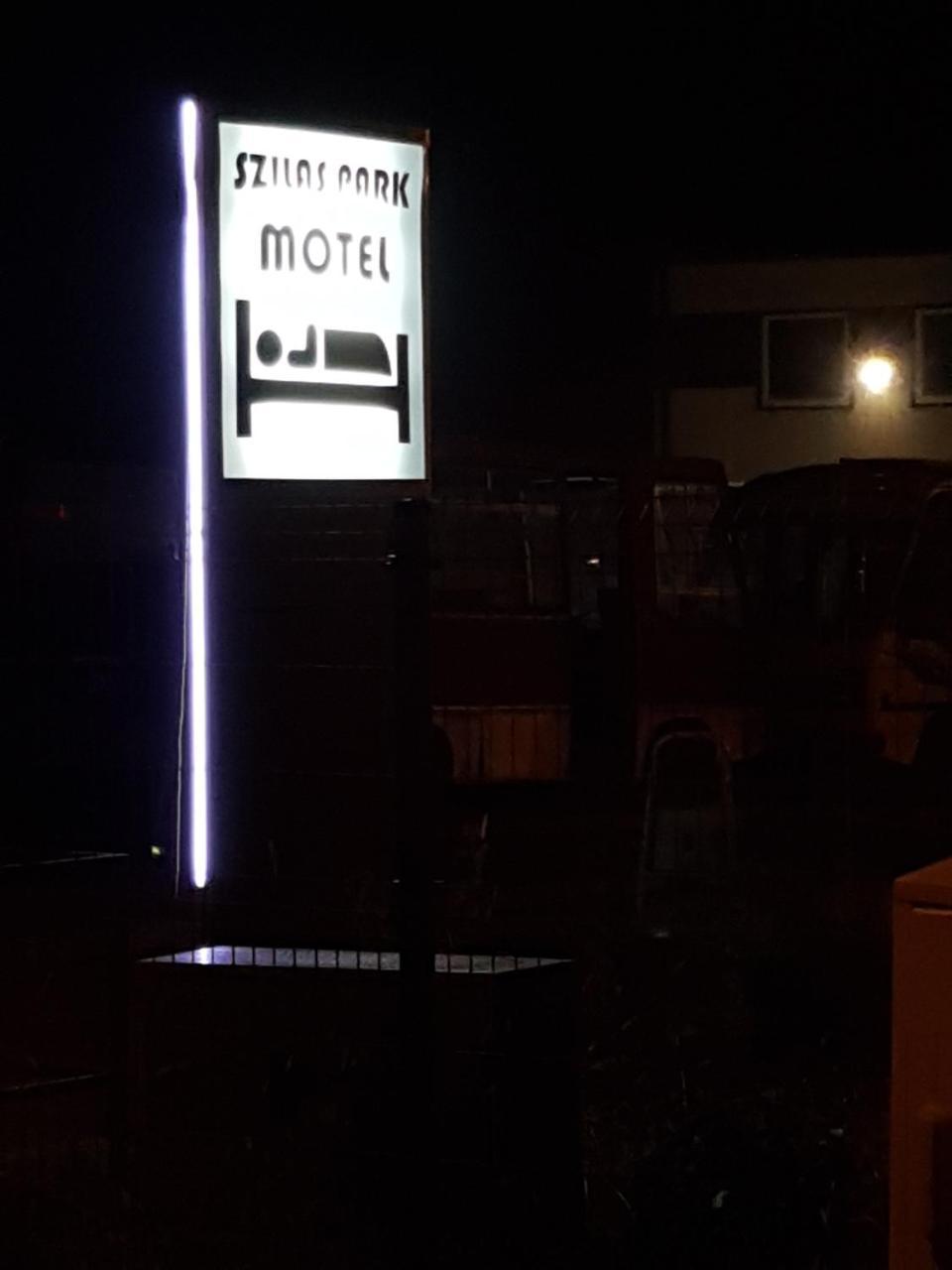 Szilas Park Motel Nagytarcsa Buitenkant foto